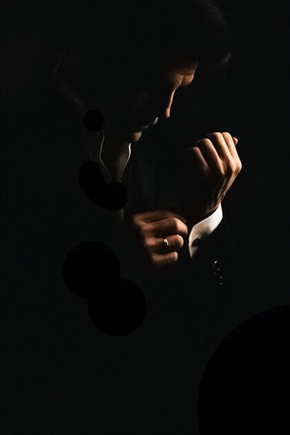 Gesture of Quiet Elegance